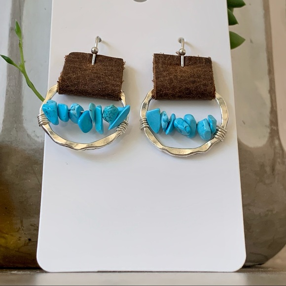 • [Handmade] Boho Beaded Earrings • - Picture 5 of 14